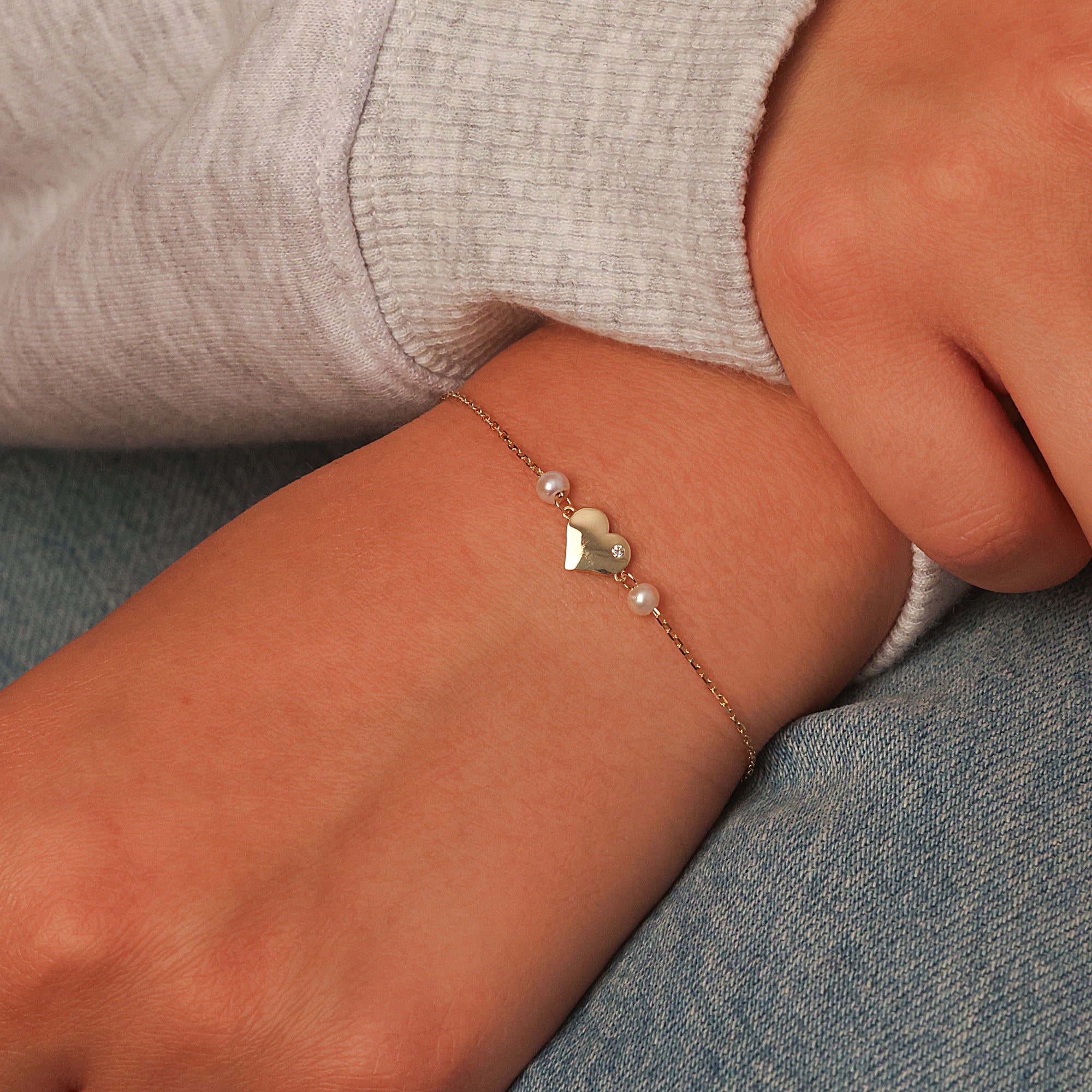 14K Gold Cubic Zirconia Heart Pearl Bracelet, view 2