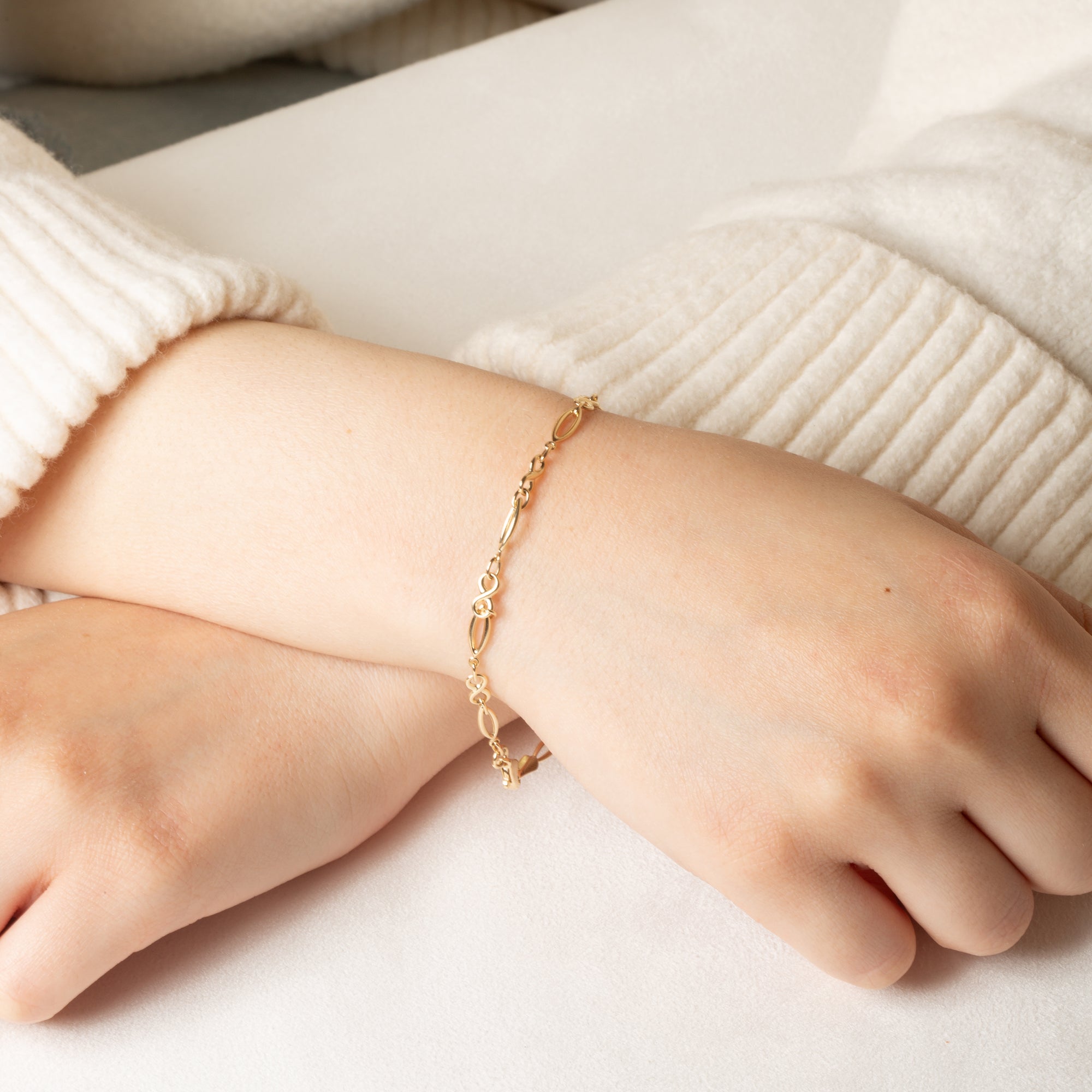 14K Yellow Gold Infinity Oval Link Bracelet 7", view 2