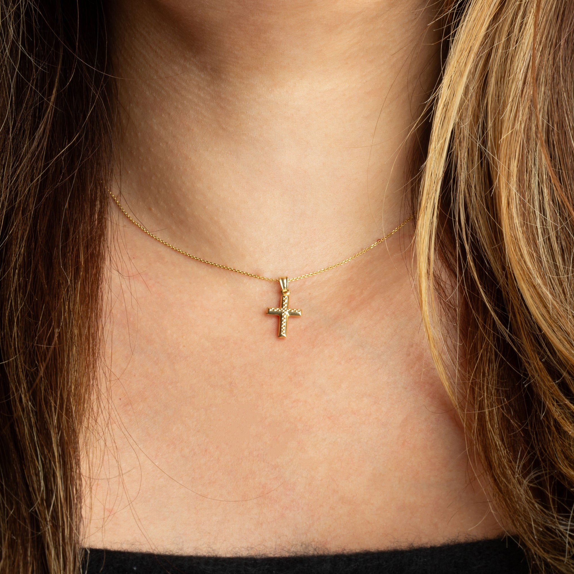 14K Yellow Gold Ribbed Cross Pendant Necklace, view 2