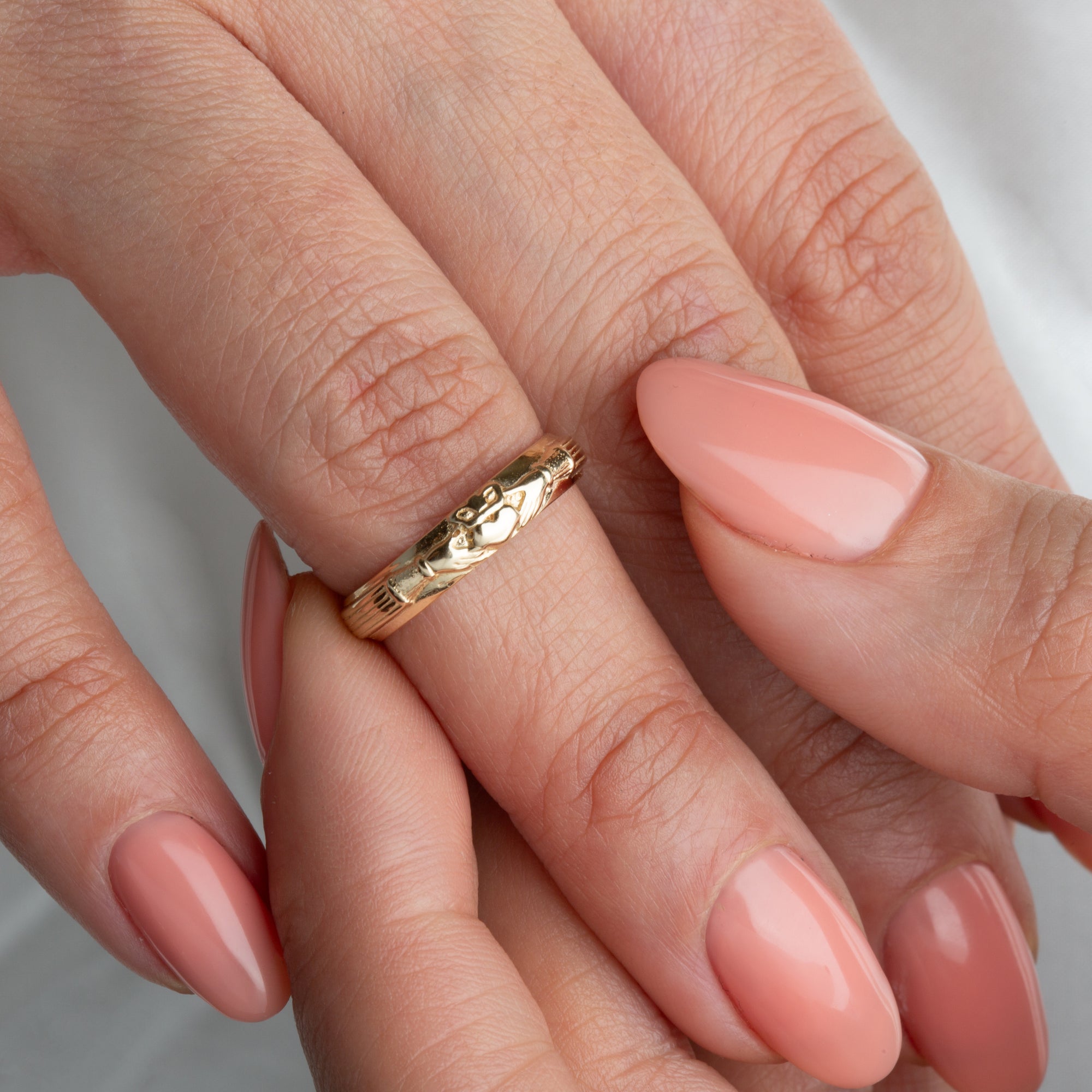 Gold Women's Irish Celtic Claddagh Heart Wedding Band Ring, view 2