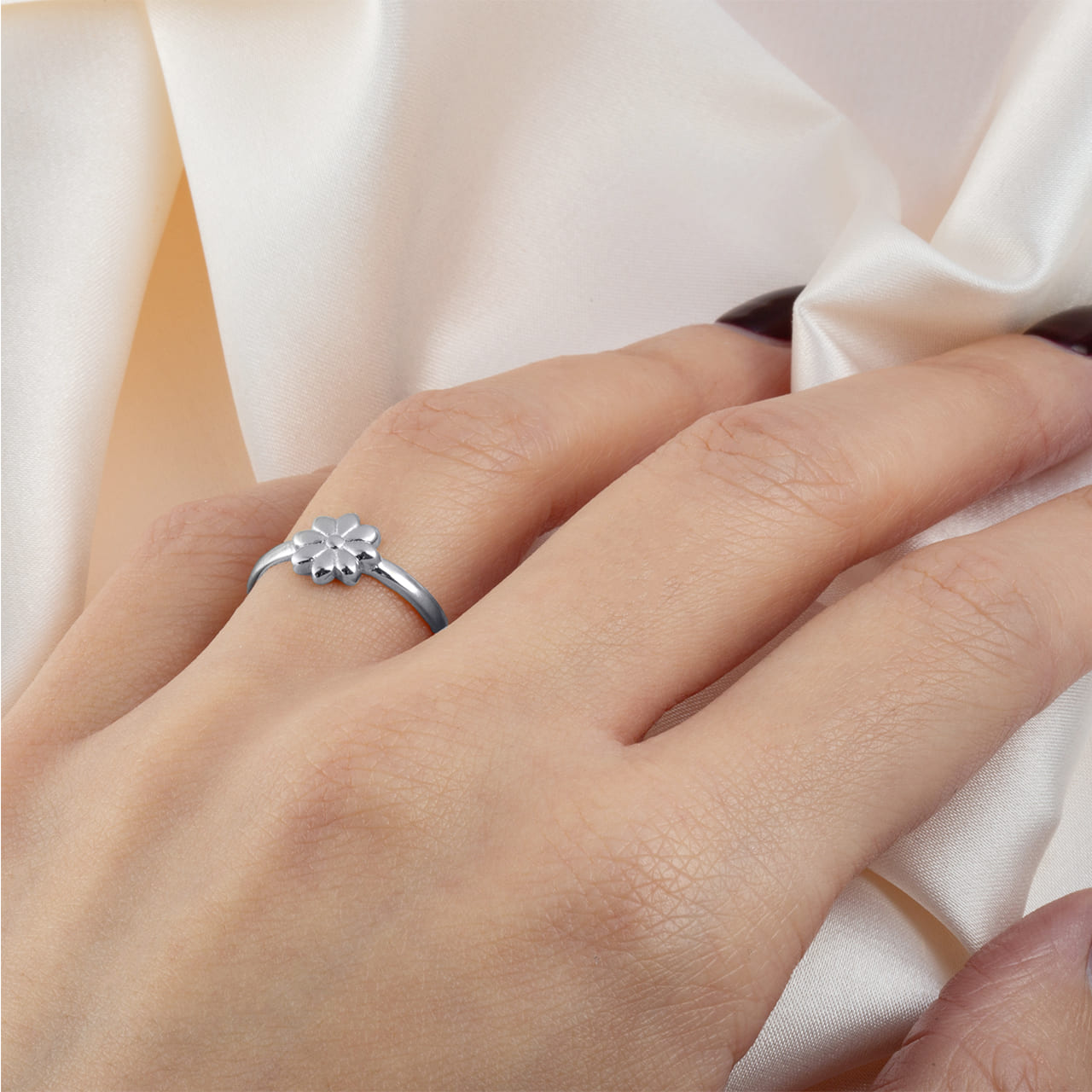 Sterling Silver Daisy Flower Ring, view 2